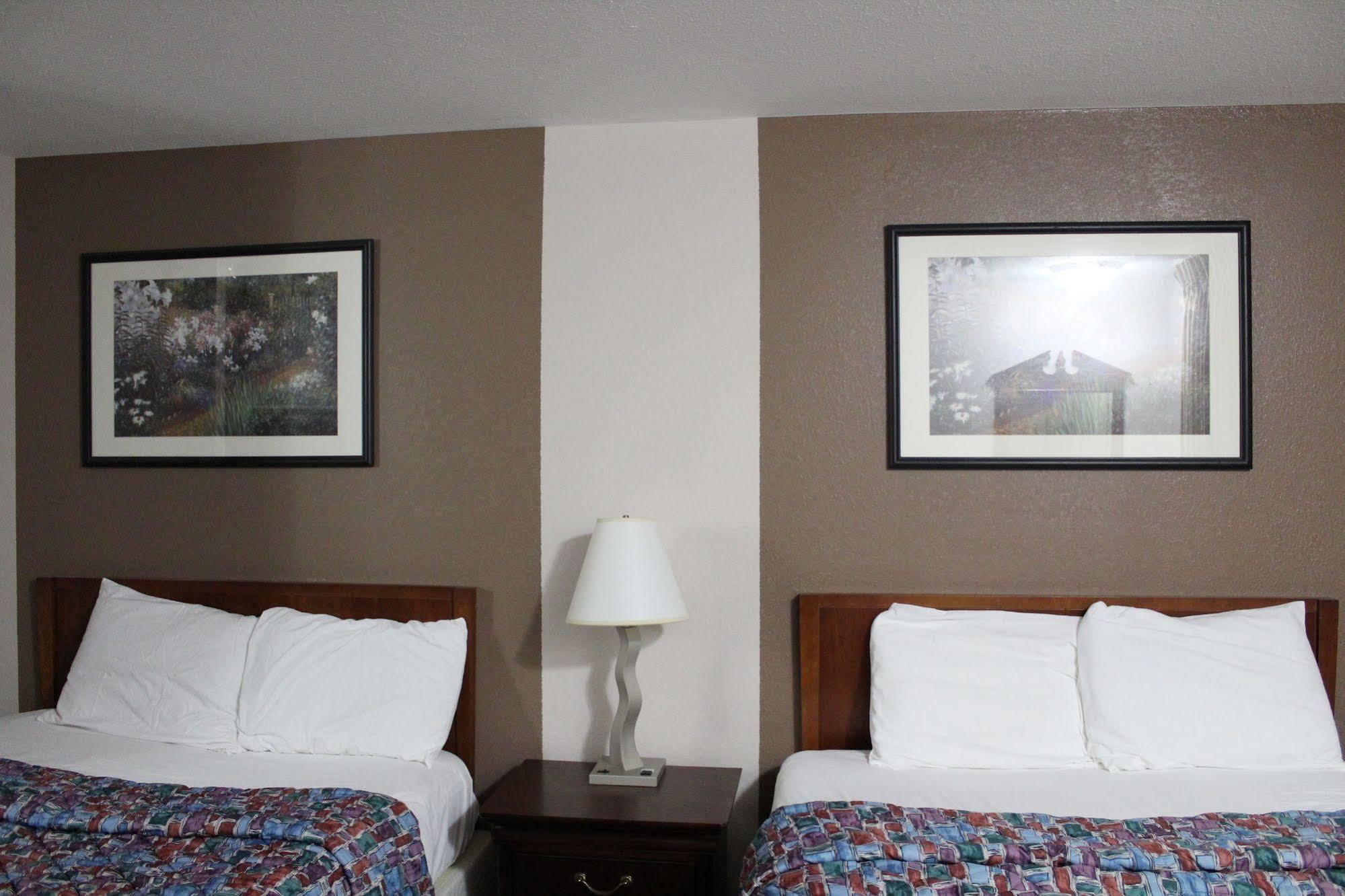 Coratel Inn And Suites Maple Grove Zewnętrze zdjęcie