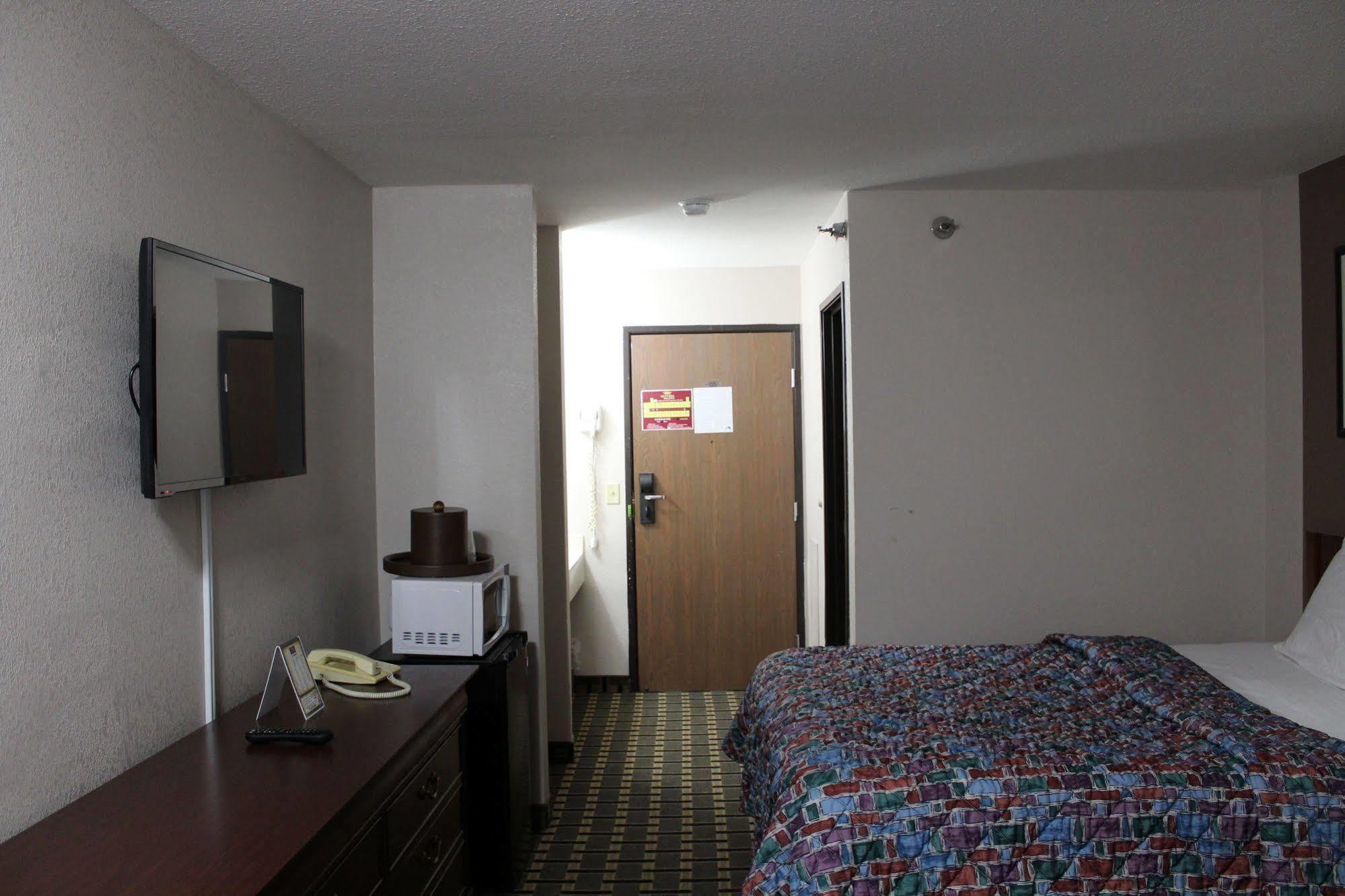Coratel Inn And Suites Maple Grove Zewnętrze zdjęcie